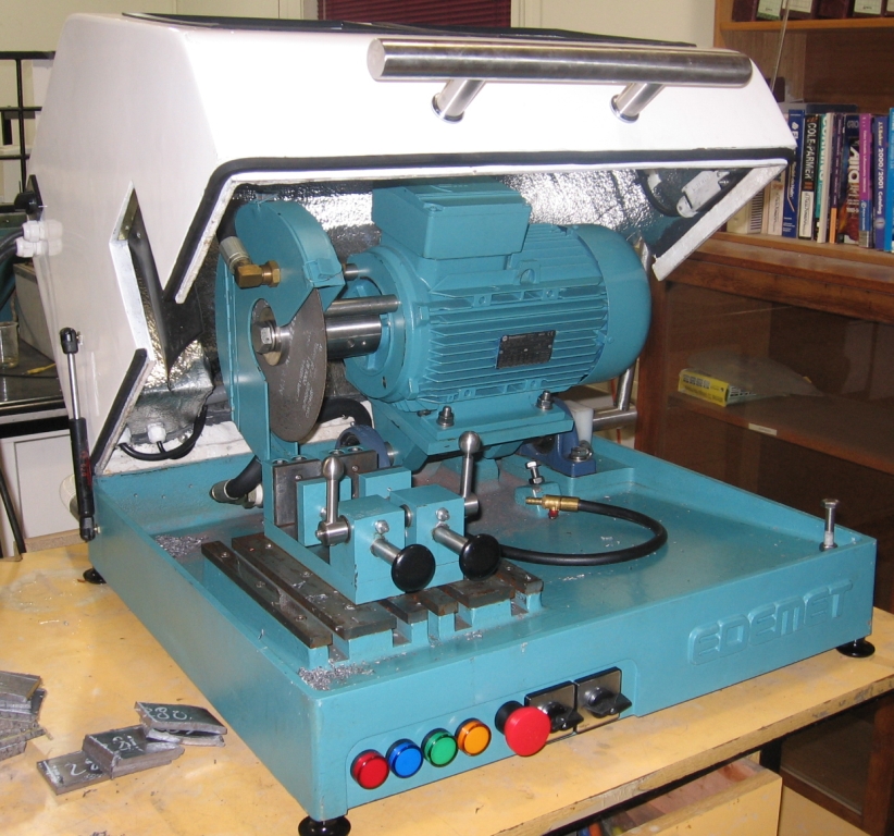 Maquina de corte Multicut-90M